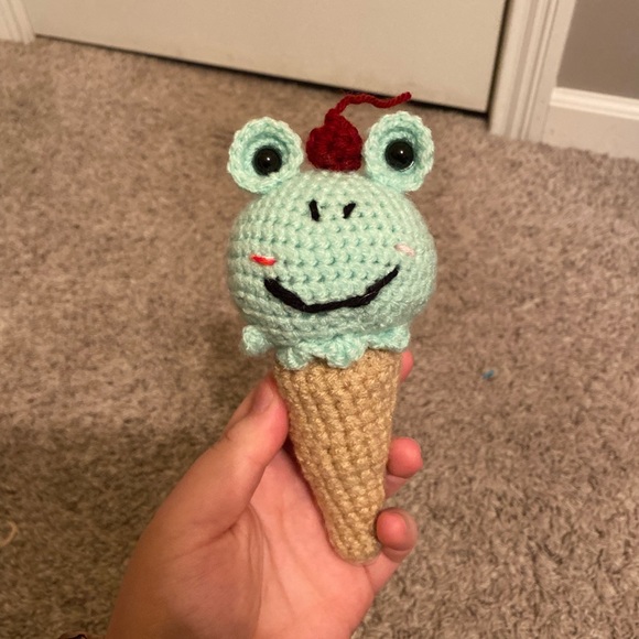 kawaii plush frog ice cream crochet amigurumi - Picture 2 of 7
